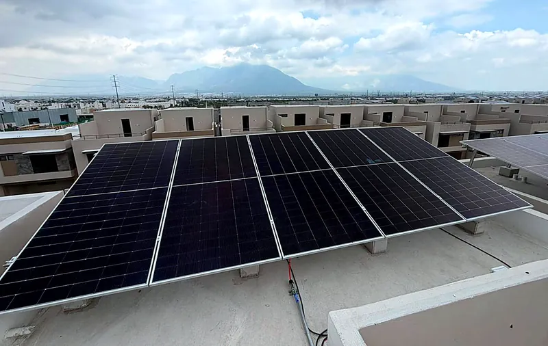 Instalación de paneles solares en Monterrey
